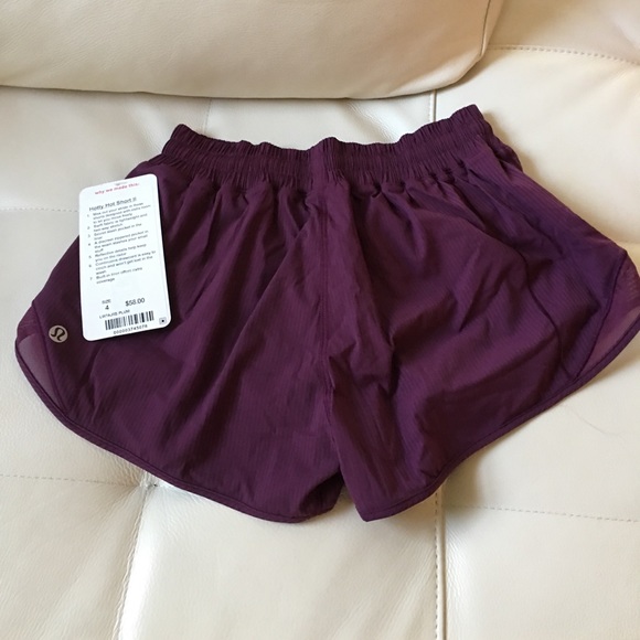 NWT PLUM LULULEMON HOTTY HOT SHORT II - - Size 4 - Picture 5 of 7
